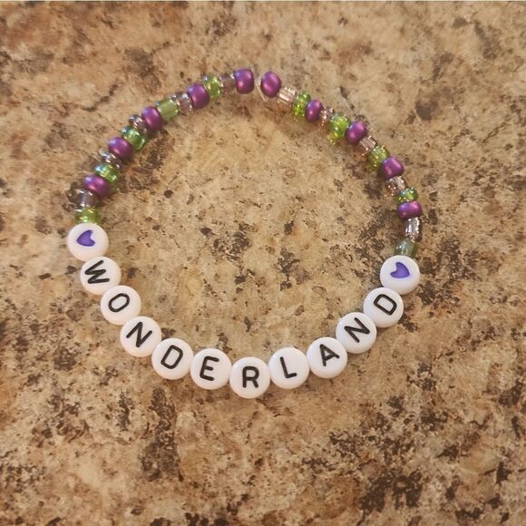 Taylor Swift Friendship Bracelet - Picture 1 of 1
